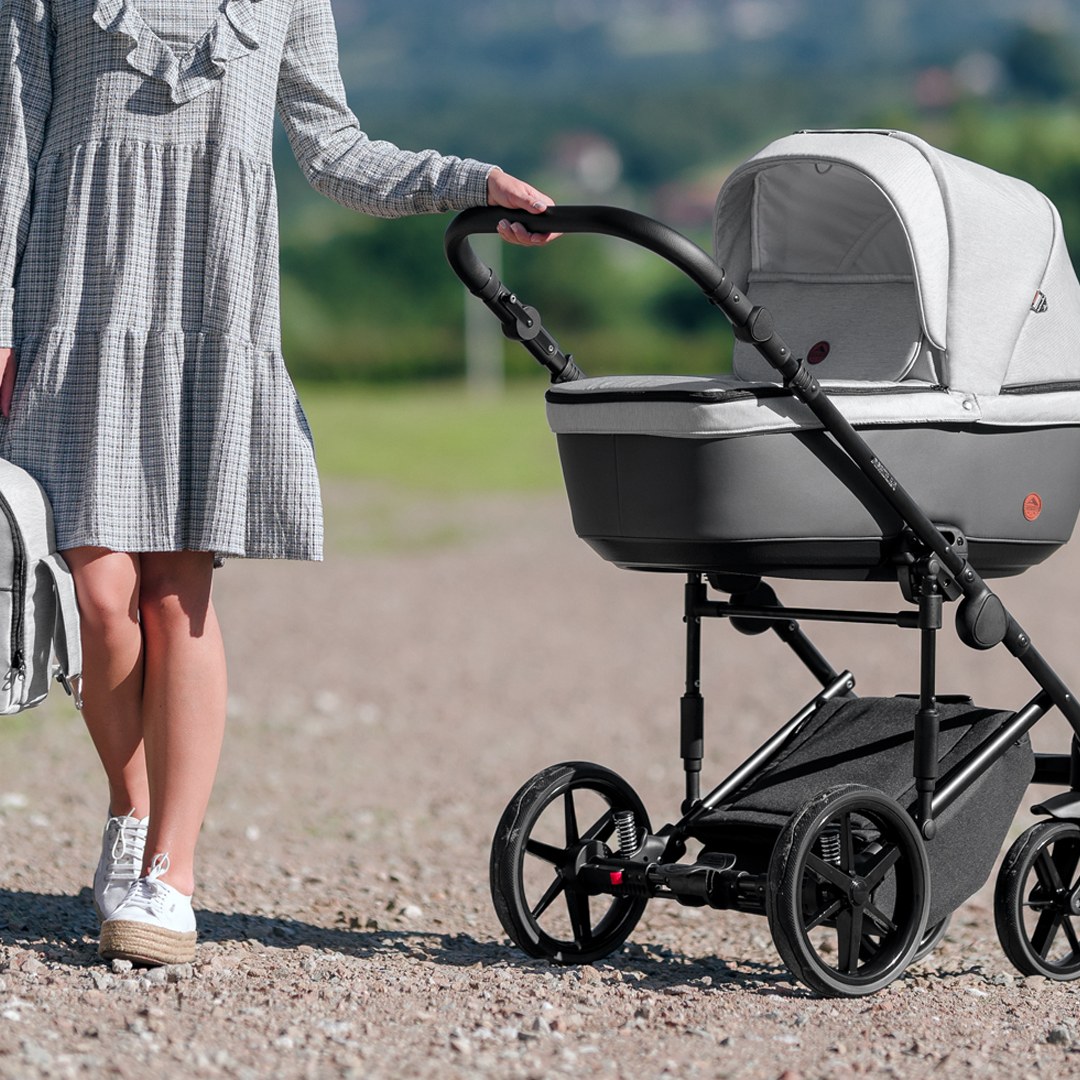 Какие бывают колеса в колясках