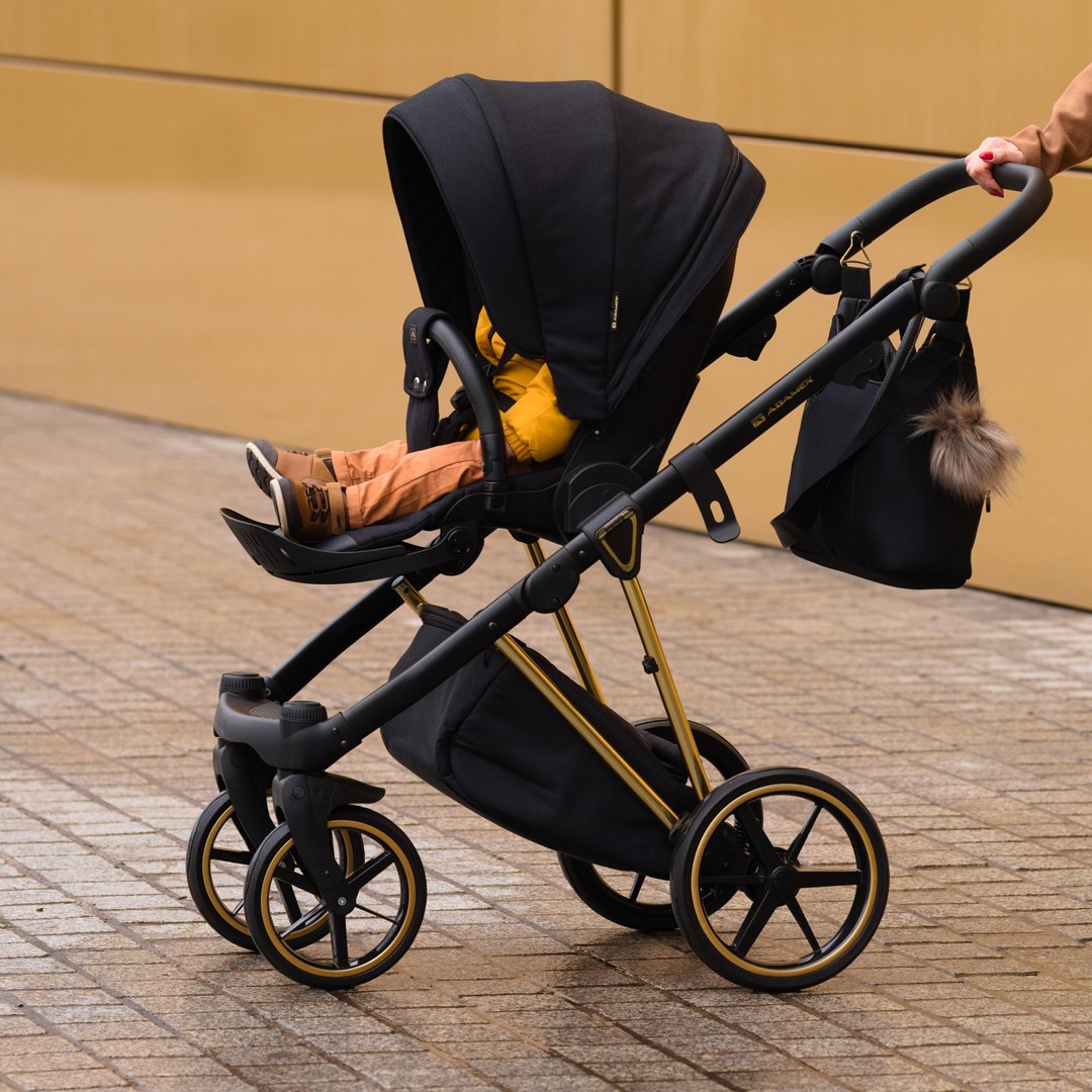 Что учесть при выборе коляски на осень