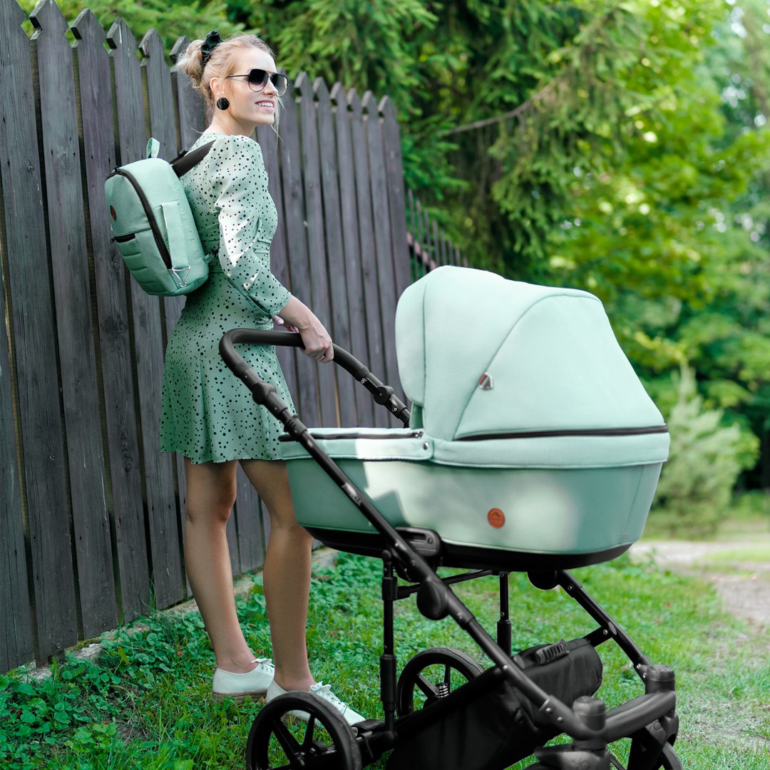 На каком сроке беременности покупать коляску